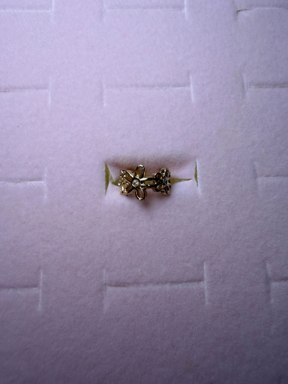 NWOT ear cuff